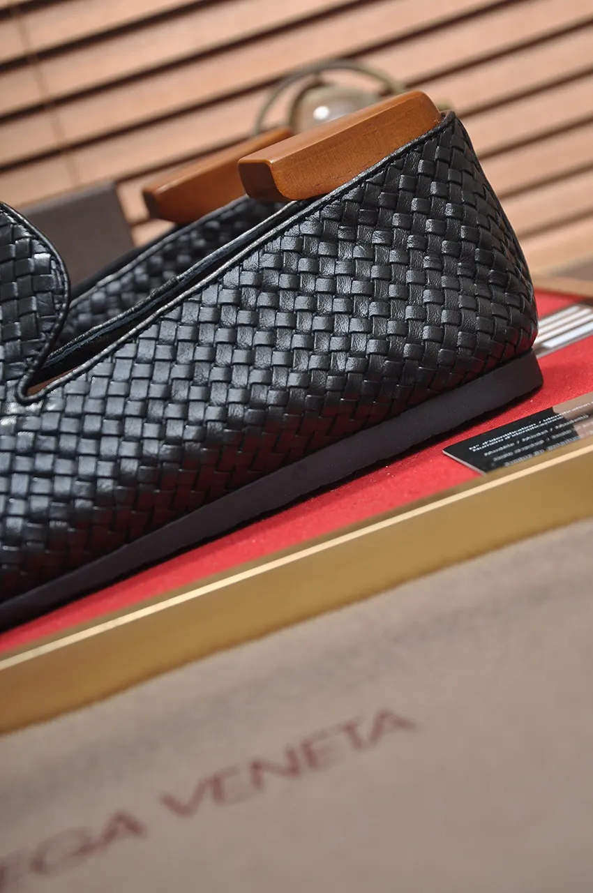 Men's shoes 💰600💶 [Botteg Venetta (BV)] (wallet shoes) exclusive new model official website new model The upper is made of high-quality top calfskin. Delicate feel and flowing luxurious texture. Tailored for refined men to create a noble aura. Detailed and regular Mark hand-stitching. Smooth lines. Full cowhide lining, comfortable to wash off sweat. 38-44